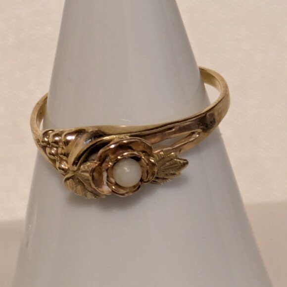 Black Hills Gold Ring - Picture 1 of 2